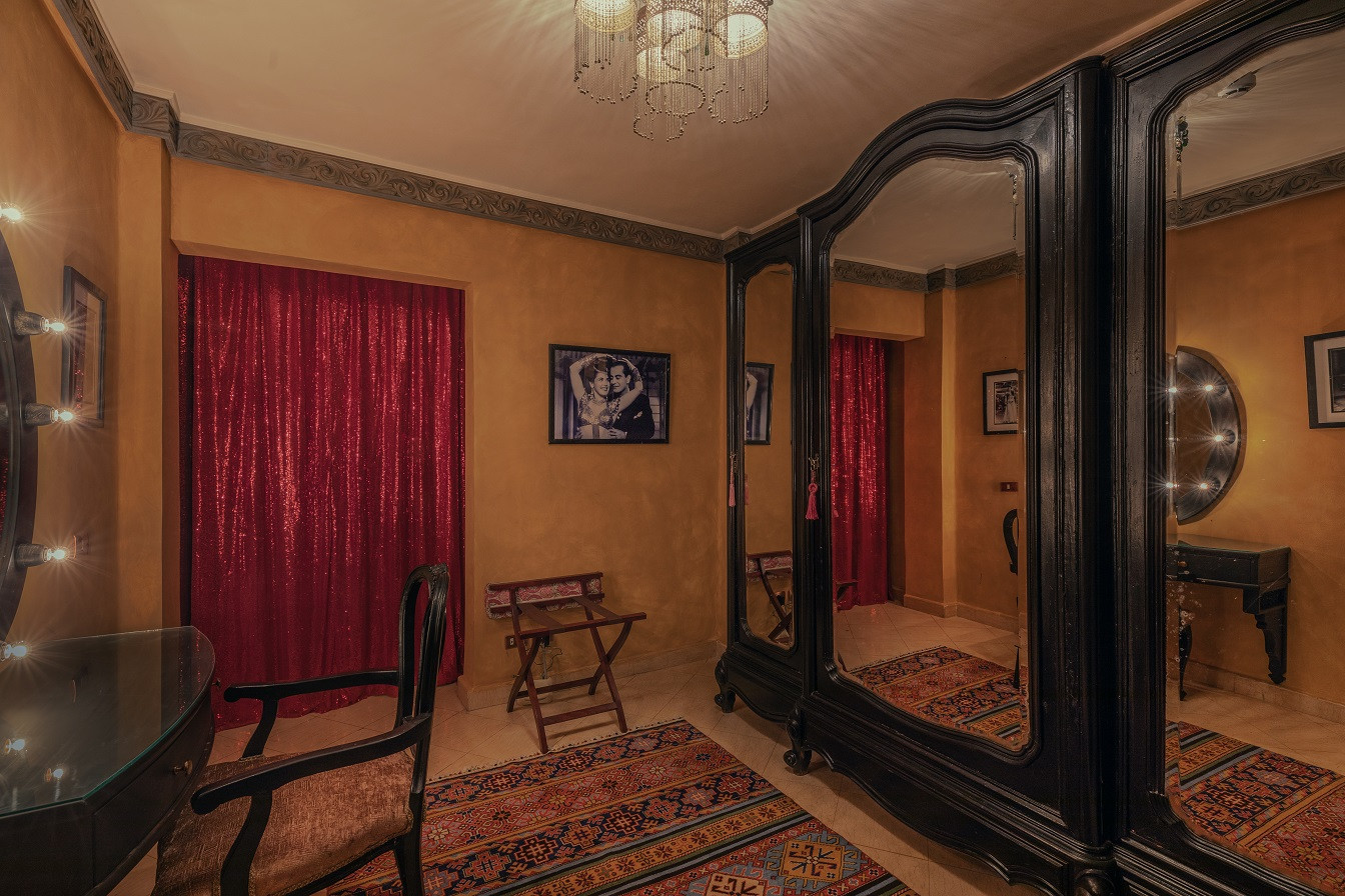 Belly Dancer Suite