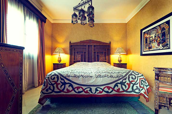 Callegraphy suite bedroom
