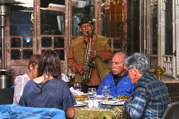 Live music in the restaurant
